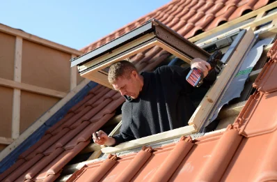 Pose de fenêtres de toit Velux à Javené